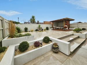 Photo 6- click for photo gallery